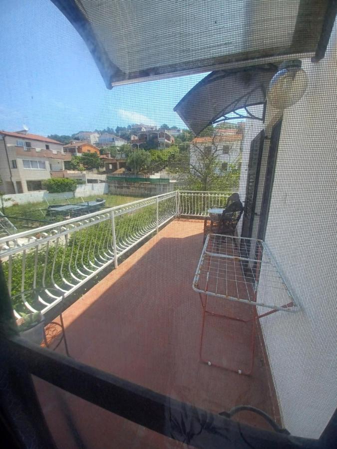 Apartment Bunjo'S Beach House Trogir Ngoại thất bức ảnh