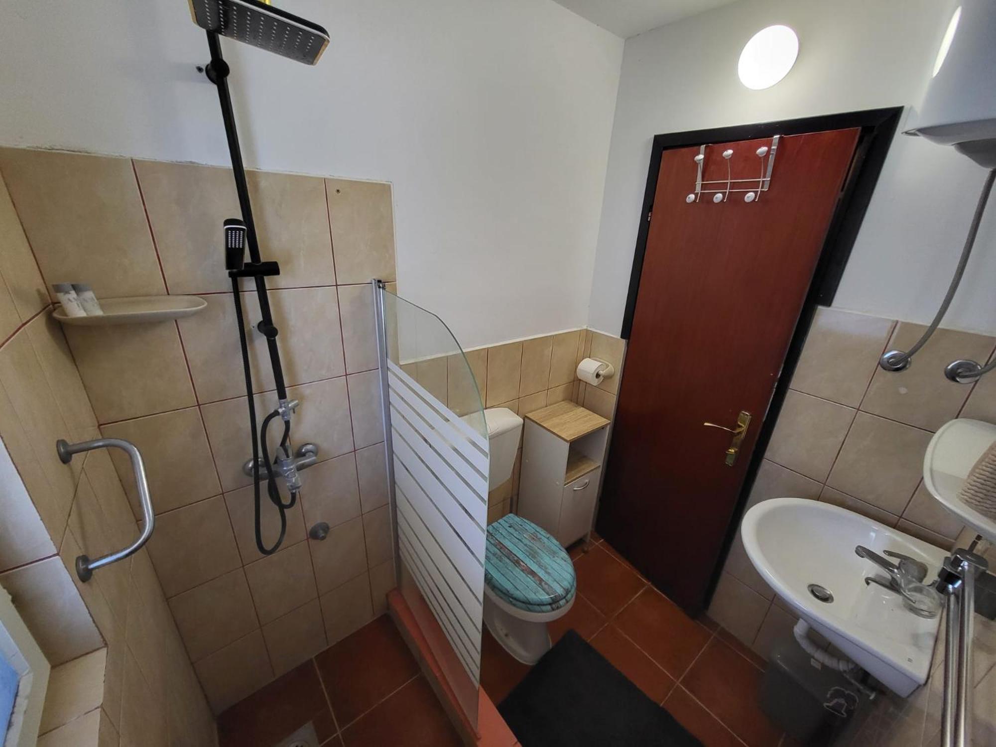 Apartment Bunjo'S Beach House Trogir Ngoại thất bức ảnh