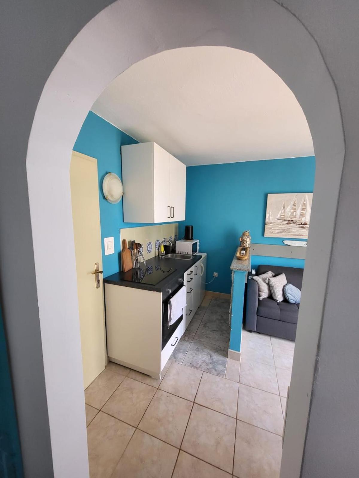 Apartment Bunjo'S Beach House Trogir Ngoại thất bức ảnh